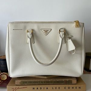 Medium Prada Galleria Saffiano leather bag